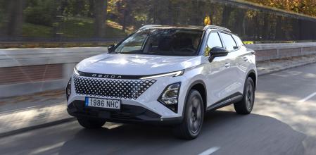 Equipa una parrilla paramétrica sin bordes y luces diurnas minimalistas que aportan un diseño más deportivo&nbsp;