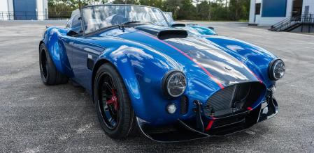 Potencia sin filtros y carácter indomable, así es el nuevo Super Snake que recupera el espíritu irreverente de Carroll Shelby.