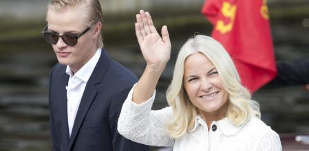 La princesa Mette-Marit de Noruega junto a su hijo,&nbsp;Marius Borg.&nbsp;&nbsp;