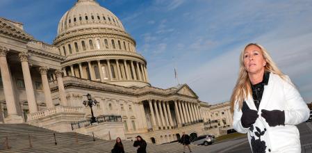 Marjorie Taylor Greene, camino de una rueda de prensa sobre los papeles de Epstein&nbsp;