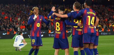 Soccer Football - LaLiga - FC Barcelona v Deportivo Alaves - Spotify Camp Nou, Barcelona, Spain - November 29, 2025 FC Barcelona's Dani Olmo celebrates scoring their third goal with teammates REUTERS/Albert Gea