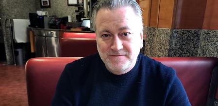 Paco Santana, presenta su último libro “El lenguaje de los huesos” 