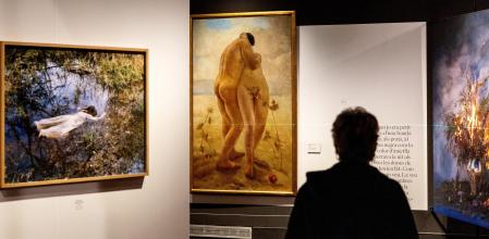 Els textos de l’autora dialoguen amb unes 400 obres d’artistes de diverses èpoques i llocs