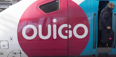 Un tren de Ouigo en la estación de Chamartín-Clara Campoamor, a 2 de enero de 2025, en Madrid (España). Renfe ha informado en la mañana de hoy que a las 4:40 horas se ha subsanado la avería informática que afectaba a los trenes Talgo Avril desde ayer miércoles y que, por tanto, se ha recuperado con normalidad la programación habitual de las líneas en los tres corredores que unen Madrid con Galicia-Asturias, Madrid-Zaragoza-Barcelona y Madrid-Levante. Estos trenes se encontraban inoperativos por problemas de carga de software.