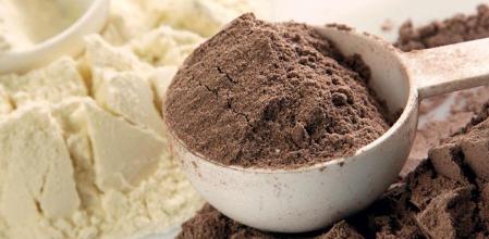 Brian St. Pierre, dietista, desvela los secretos de la proteína de suero: “Es el macronutriente que nos mantiene saciados durante más tiempo”