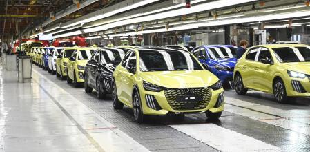 Coches en la planta de Stellantis en Figueruelas, Zaragoza