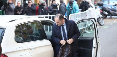 El exministro José Luis Abalos a su llegada al Tribunal Supremo, a 27 de noviembre de 2025,