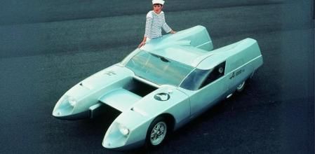 Su diseñador, Piero Taruffi, defendía que la separación de volúmenes en lugar de un único cuerpo central podía reducir la resistencia aerodinámica