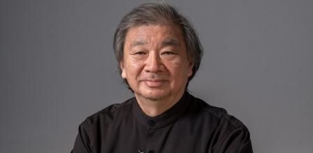 Shigeru Ban usa materiales reciclables porque no quiere desperdiciar