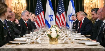 TOPSHOT - US President Donald Trump (center R) meets with Israeli Prime Minister Benjamin Netanyahu (center L) during a bilateral meeting at Trump#{emoji}146;s Mar-a-Lago residence in Palm Beach, Florida, on December 29, 2025. (Photo by Jim WATSON / AFP)