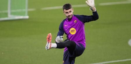 foto ANDREU ESTEBAN 29/12/2025 Entrenamiento de puertas abiertas del FC Barcelona en el estadio Johan Cruyff. Joan Garcia