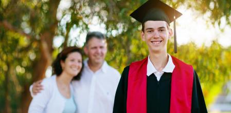 Al llegar a la mayoría de edad, los jóvenes deberían ser más autónomos en su día a día.
