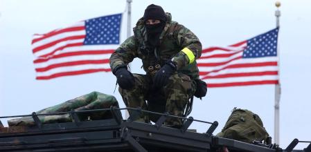 Soldados vigilando la ciudad en Washington DC