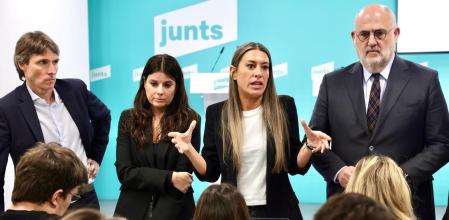 Salvador Vergés, Mònica Sales, Miriam Nogueras y Eduard Pujol en la sede de Junts