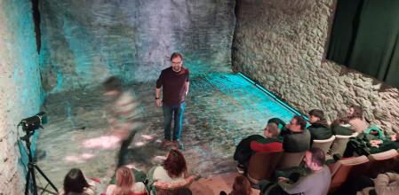 Víctor Borràs presenta 'L'ombra de l'alzina' en la sala de La Casa del Teatre Nu&nbsp;