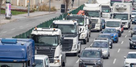 Huelga de camioneros Barcelona a su paso por el Vall Hebron