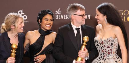 El director Paul Thomas Anderson, las actrices&nbsp;Teyana Taylor y&nbsp;Chase Infiniti y la productora&nbsp;Sara Murphy celebran el éxito de la película 'Una Batalla Tras Otra” en los Globos de Oro&nbsp;