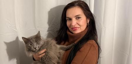 Raquel Pérez, enfermera y gestora de una colonia felina. 