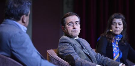 Los Desayunos del Ateneo con el ministro de exteriores José Manuel Albares en el Ateneo de Madrid
