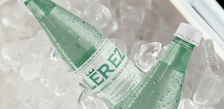 Las nuevas botellas de Aguas del Lérez se comercializan en formatos de vidrio y plástico, pensados para su distribución en hostelería y restauración. 