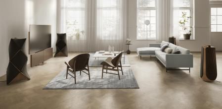 Desde sus inicios, hace un siglo, Bang &amp; Olufsen se marcó un objetivo: la tecnología debía ser intuitiva, bella y pensada para convivir con las personas
