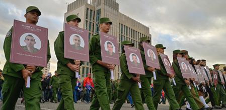 Desfile militar en La Habana el viernes, en honor de los 32 militares cubanos muertos en el ataque estadounidense en Venezuela 