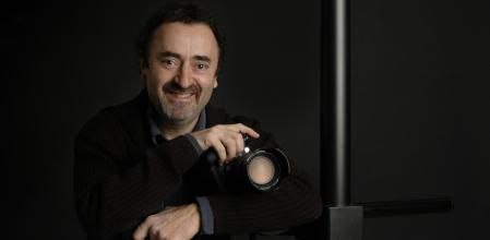 José Luis Miguel, fotógrafo jubilado de 68 años: “Mucha gente está volviendo al analógico por un cierto romanticismo nostálgico”