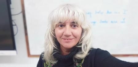 Margarita Bokusu Mina se especializó en filología inglesa y actualmente enseña en los niveles de bachillerato, secundaria y Formación&nbsp; Profesional.&nbsp;