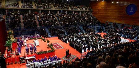Imagen del funeral celebrado en Huelva hoy en memoria de las víctimas mortales del accidente de tren que tuvo lugar en Adamuz.