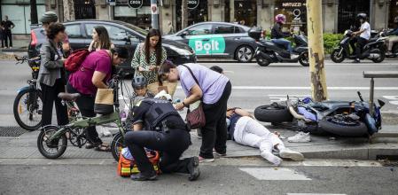 Accidente entre una moto y un coche, en junio del 2023
