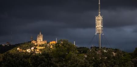 La cima de Collserola, uno de los puntos más reconocibles del AMB
