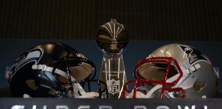 Seattle Seahawks y los New England Patriots, los cascos de los equipos que se enfrentarán en la Super Bowl 2026