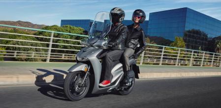 Una de las grandes novedades de 2026 en el sector es el lanzamiento de la Honda SH125i actualizada