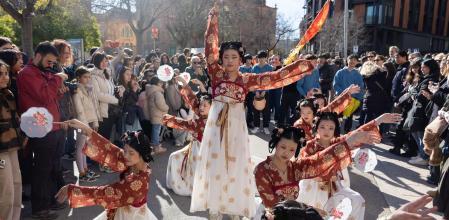 Un millar de personas participaron ayer en el desfile que se celebró en el Eixample