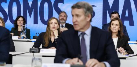 Alberto Núñez Feijóo, ante los barones, en la sede del PP en la calle Génova de Madrid