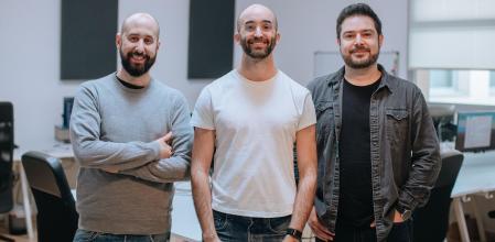 Pau Ramón (al centro), CEO de Ramensoft, junto con los cofundadores Jordi Robert y Josep Jaume Rey