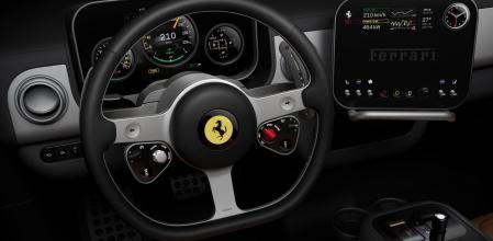 El salpicadero o la consola central tienen un aire Apple que resulta familiar&nbsp;