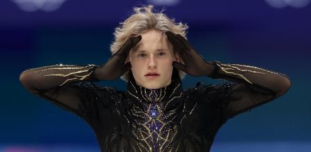 lia Malinin, del equipo estadounidense, compite en la prueba individual masculina de patinaje libre por equipos durante el segundo día de los Juegos Olímpicos de Invierno Milano Cortina 2026.&nbsp;