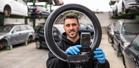 Bernat Escolano, director de innovación de Reciclauto, combina su labor profesional con la difusión de consejos en redes&nbsp;
