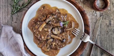 Ternera guisada con setas y toque de anís