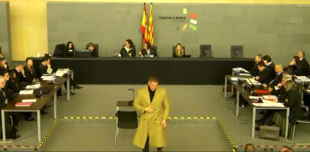 El abogado Francisco Comitre después de aceptar la pena de 4 años y 7 meses de cárcel en el macrojuicio del caso Cocoon