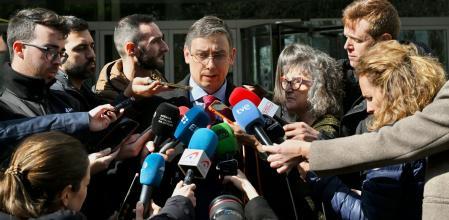 El letrado de Abogados Cristianos, el pasado mes de marzo del 2025 frente a la Ciutat de la Justícia&nbsp;