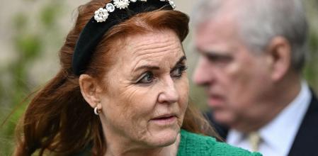 Sarah Ferguson seguida por Andrew Mountbatten-Windsor en una imagen reciente.&nbsp;