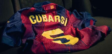 Pau Cubarsí pierde su camiseta favorita en un Uber