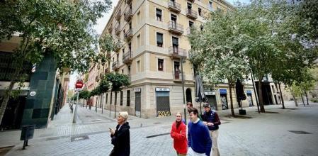 El número 222 de Consell de Cent, uno de los pocos edificios que ha alumbrado nuevos pisos con arreglo a la norma del 30%