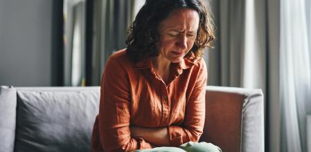 La endometriosis continúa asociada a uno de los mayores retrasos diagnósticos en salud femenina: entre ocho y diez años de media hasta obtener una explicación de sus síntomas