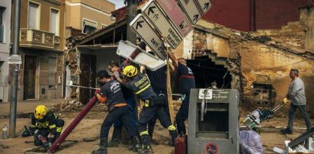 Fotografía de Óscar Corral captada durante la dana que ha sido premiada