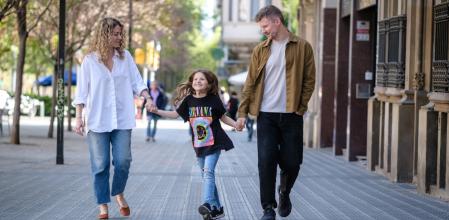 Retrato de una familia rusa que vive en Barcelona, algunos 'expats' que residen en Barcelona acaban volviendo a su país por morriña&nbsp;