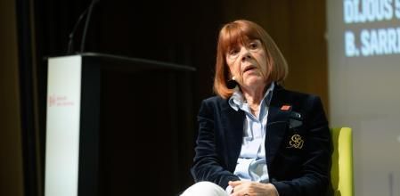 Gisèle Pelicot ,víctima de abusos sexuales, en un momento de la presentación de su libro en Barcelona