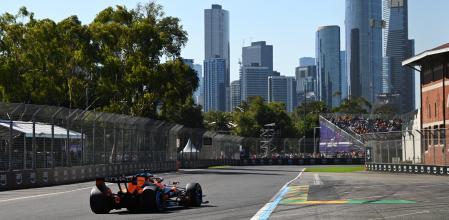MELBOURNE, AUSTRALIA - MARCH 06: Oscar Piastri of Australia driving the (81) McLaren MCL40 Mercedes on track during practice ahead of the F1 Grand Prix of Australia at Albert Park Grand Prix Circuit on March 06, 2026 in Melbourne, Australia. (Photo by Quinn Rooney/Getty Images)